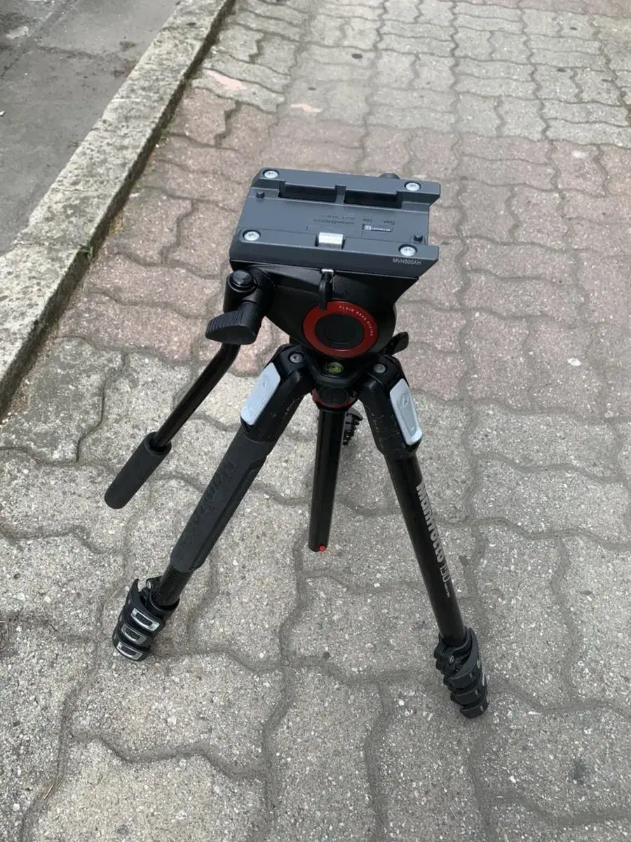 삼각대 판매합니다 manfrotto190 + mvh500ah